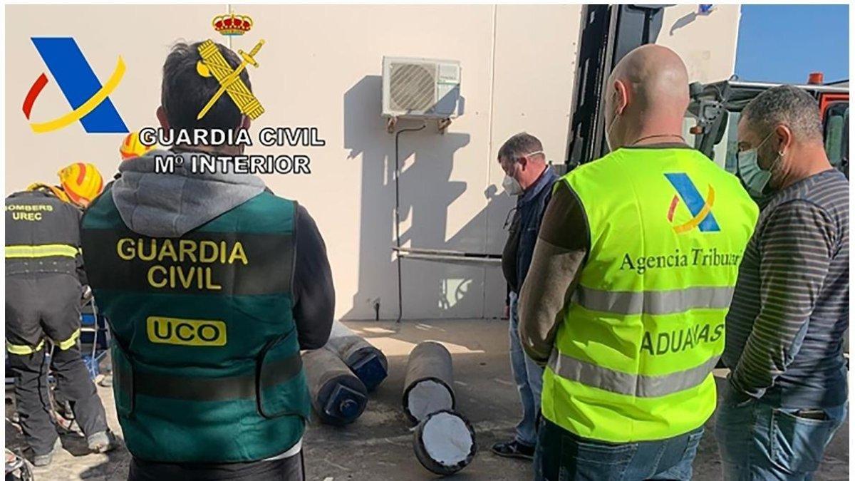 operación conjunta del Servicio de Vigilancia Aduanera de la Agencia Tributaria y la Guardia Civil en la que se han aprehendido 464 kilos de cocaína que llegó al puerto de Valencia.
