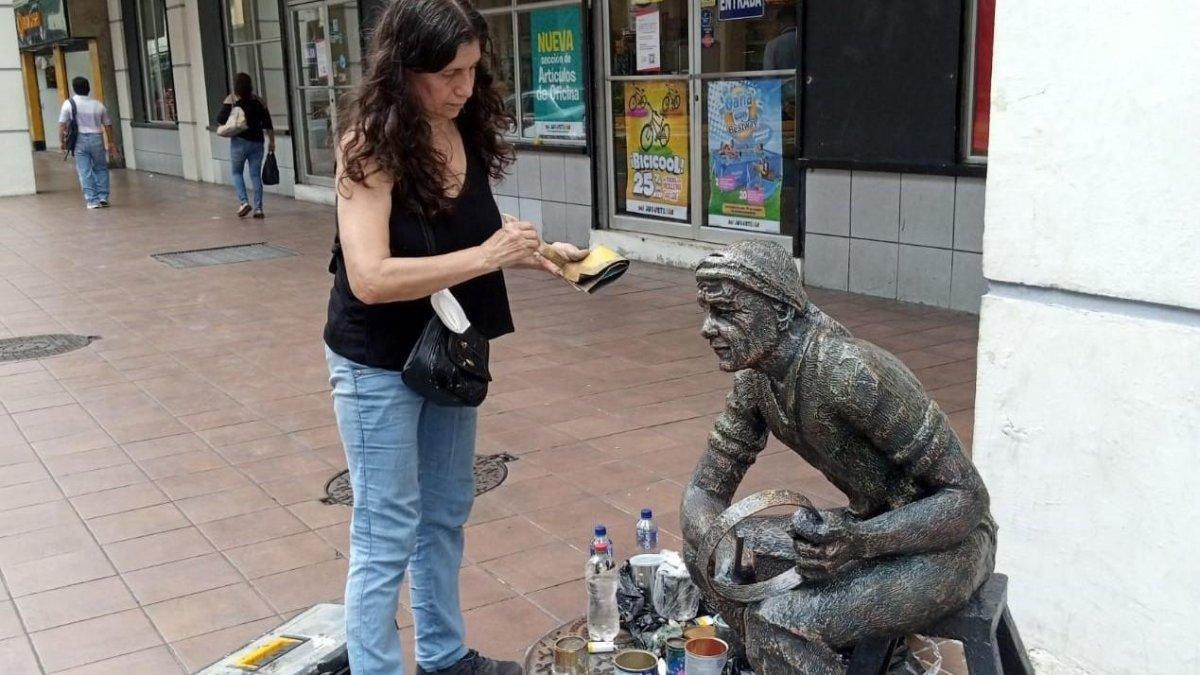 El pasado 1 de marzo, un individuo arrancó la cabeza de la escultura