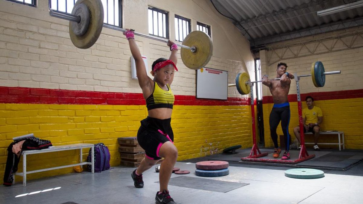 Jéssica Palacios, 16 años, pesas. Es hermana de Neisi Dajomes y Angie Palacios. Campeona panamericana sub-15 y plata y bronce sub-17.