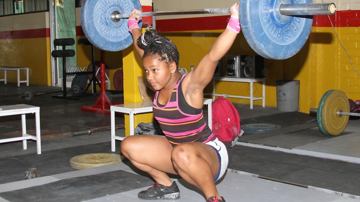 Jéssica Palacios, con 16 años y pesista, será la abanderada por su tricampeonato panamericano sub-15 y plata y bronce sub-17.