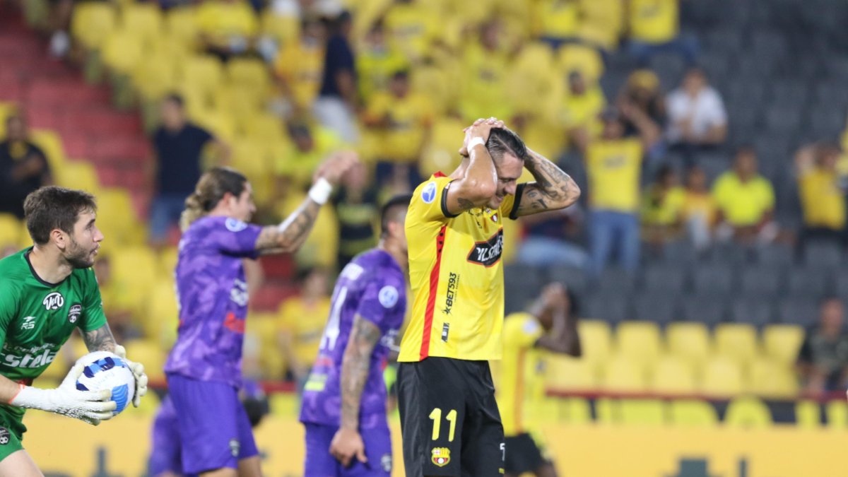 Carlos Garcés, delantero de Barcelona, no tuvo un 2022 regular. Jugó muy pocos partidos en los tres torneos disputados por Barcelona.