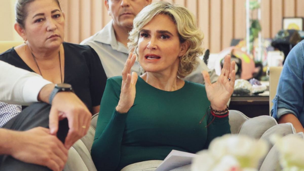 Cynthia Viteri en reunión con alcaldes de Durán, Samborondón y Yaguachi, este 24 de mayo.