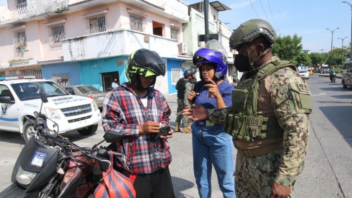 Durante el estado de excepción policías y militares realizan operativos focalizados.