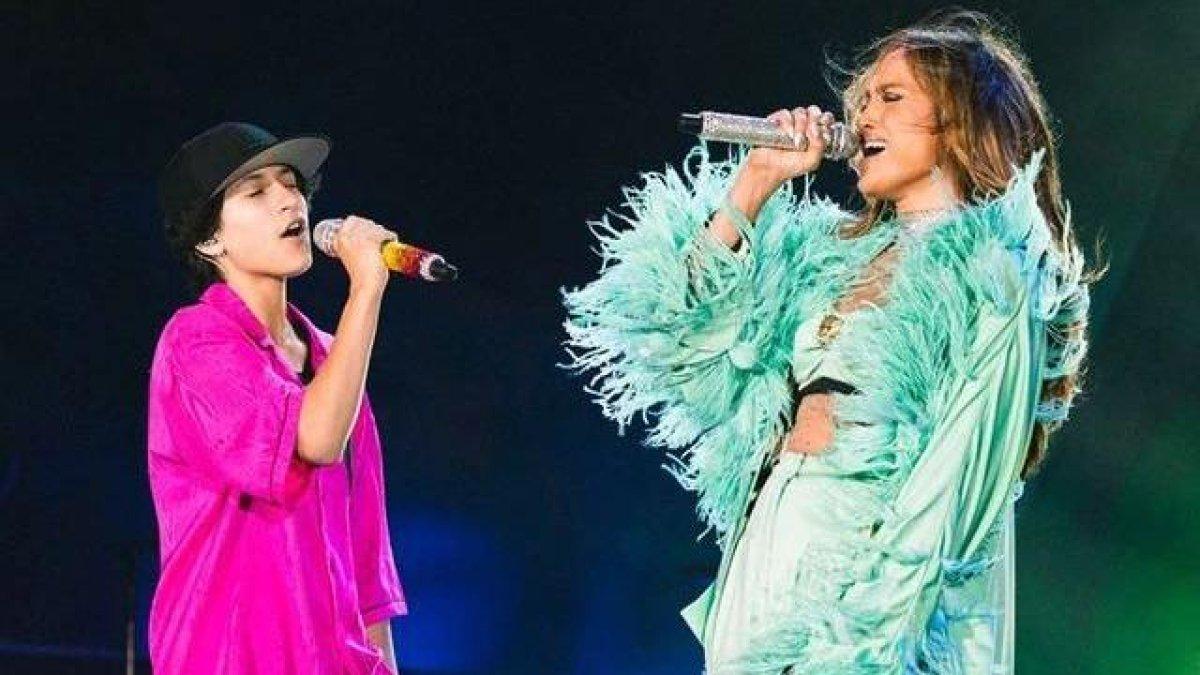 Esta semana fue la segunda vez que Emme acompañó a su mamá en un show y la excusa fue la gala benéfica de la fundación de los Dodgers de Los Ángeles.