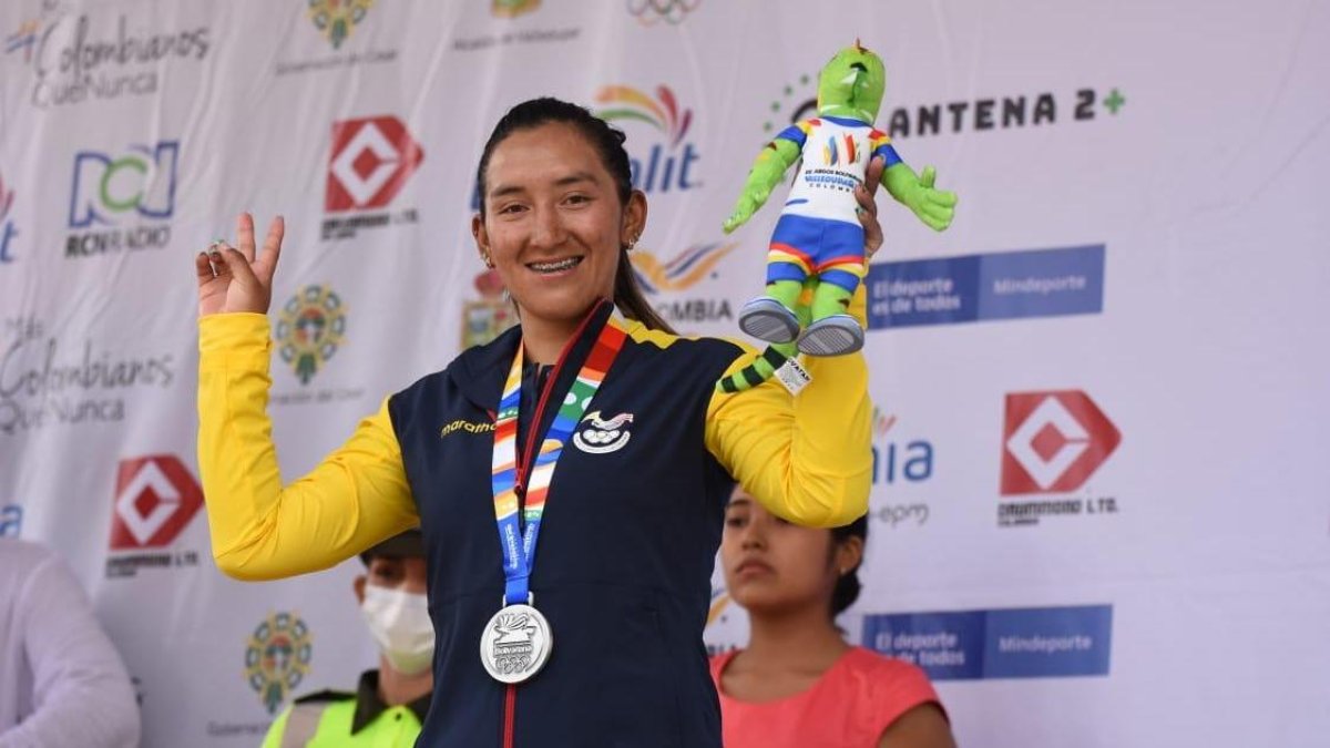 Myriam como vicecampeona bolivariana. Este domingo 26 de junio fue segunda en la ruta individual y la máxima exponente en la contrarreloj.