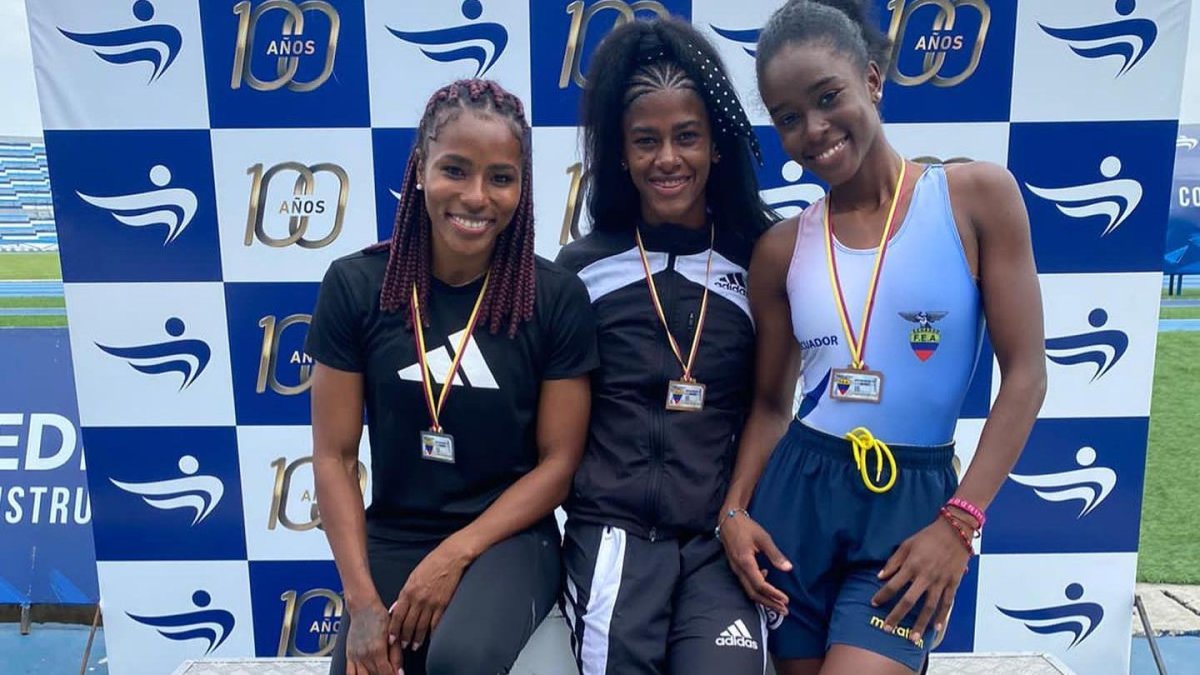 Angela Tenorio (i) y Anahí Suárez se fueron de Ecuador compitiendo en Guayaquil.