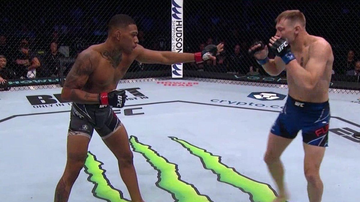 El orense, Michael Morales defendió su invicto en la UFC ante el norteamericano Adam Fugitt.