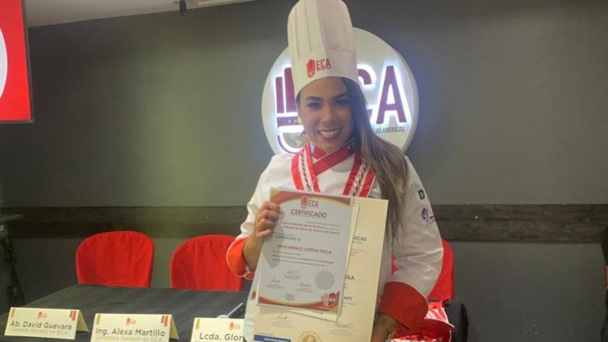 Paola Maya durante su graduación.