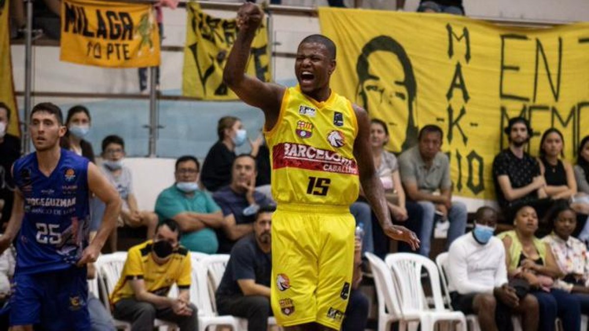 Los jugadores del Ídolo celebraron eufóricos tras tomar revancha y la punta.
