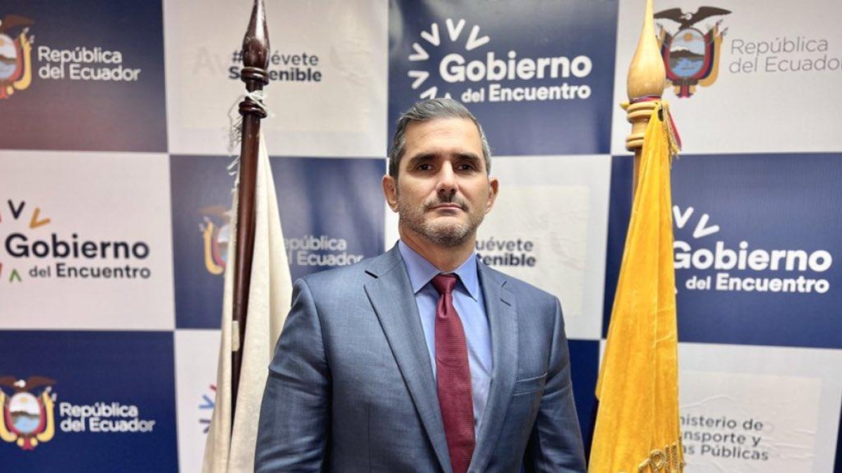 Ernesto Varas Valdez nuevo director de la Agencia Nacional de Tránsito.