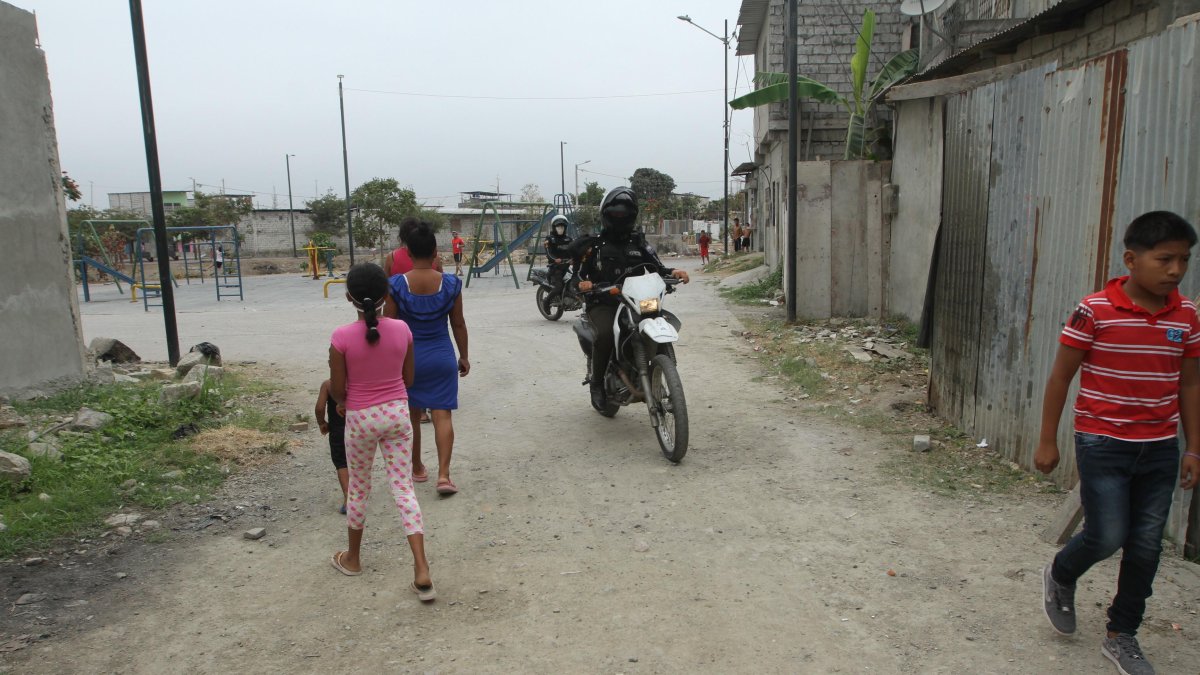 BALACERA EN EL SECTOR DEL TRINIPUERTO 4 SUJETOS LLEGARON AL LUGAR Y DISPARARON E HIRIERON A UNA NIÑA DE 11 AÑOS EL 23 DE OCTUBRE DEL 2020.