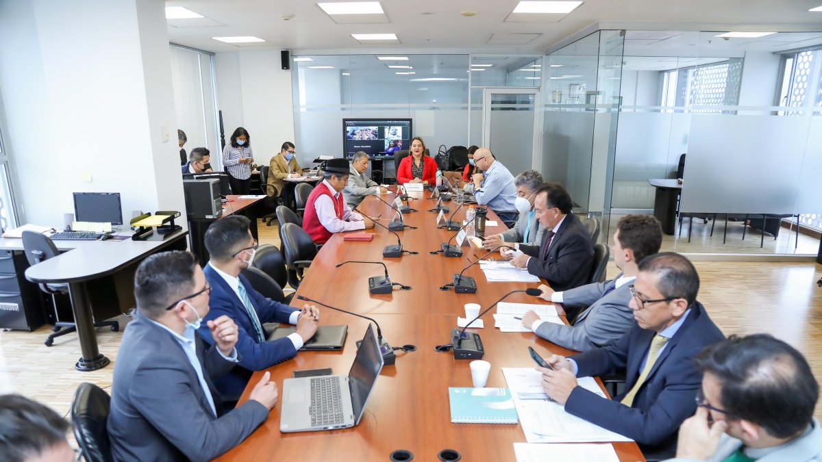 La Comisión del Derecho al Trabajo analizó las reformas a la Ley de Servicio Público.