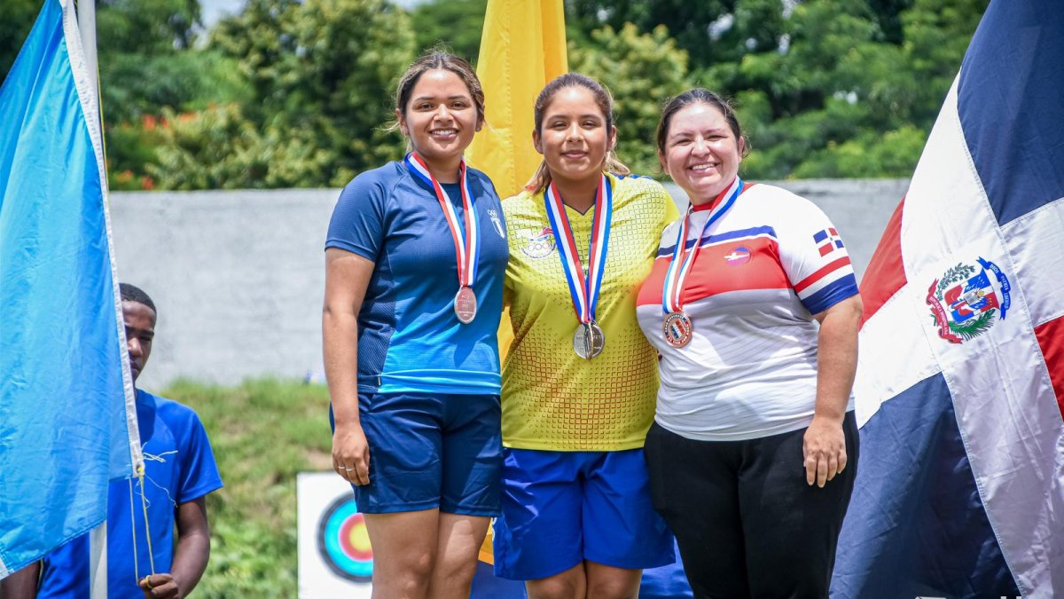 Blanca Rodrigo, con apenas 15 años (c), fue la mejor en arco compuesto.