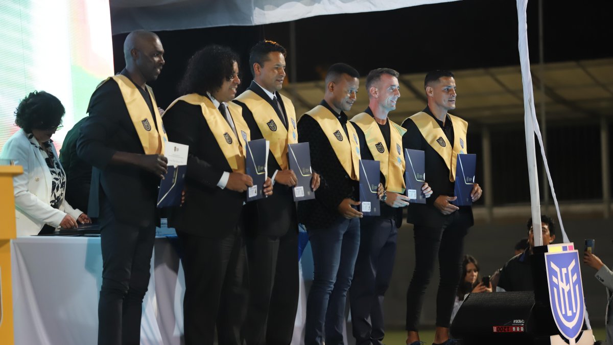 Giovanny Espinoza, Jacinto Espinoza y Damián Díaz formaron parte de los deportistas que recibieron la licencia de entrenador avalada por FEF y Conmebol.