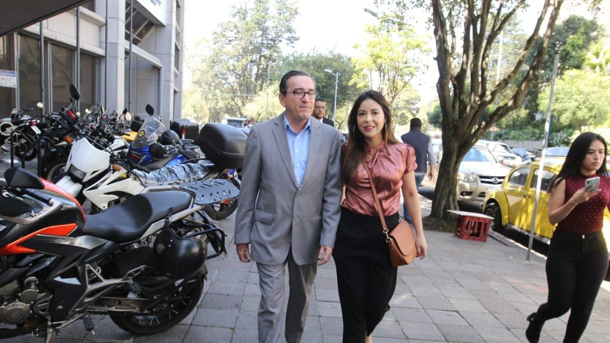 Los asambleístas de UNES señalaron que su denuncia se sustenta en la supuesta filtración de documentos y publicaciones de un medio extranjero.