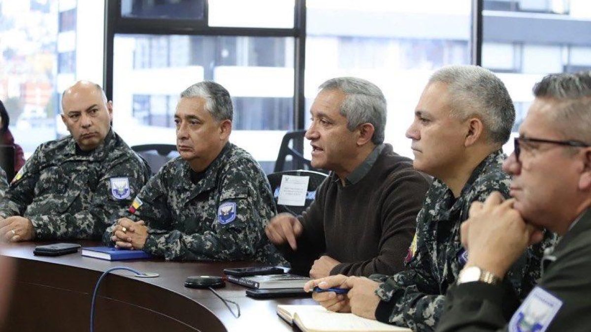 Esta mañana Carrillo mantuvo una reunión con la cúpula policial en la Comandancia General de la Policía donde ya habría dado a conocer la decisión al alto mando.