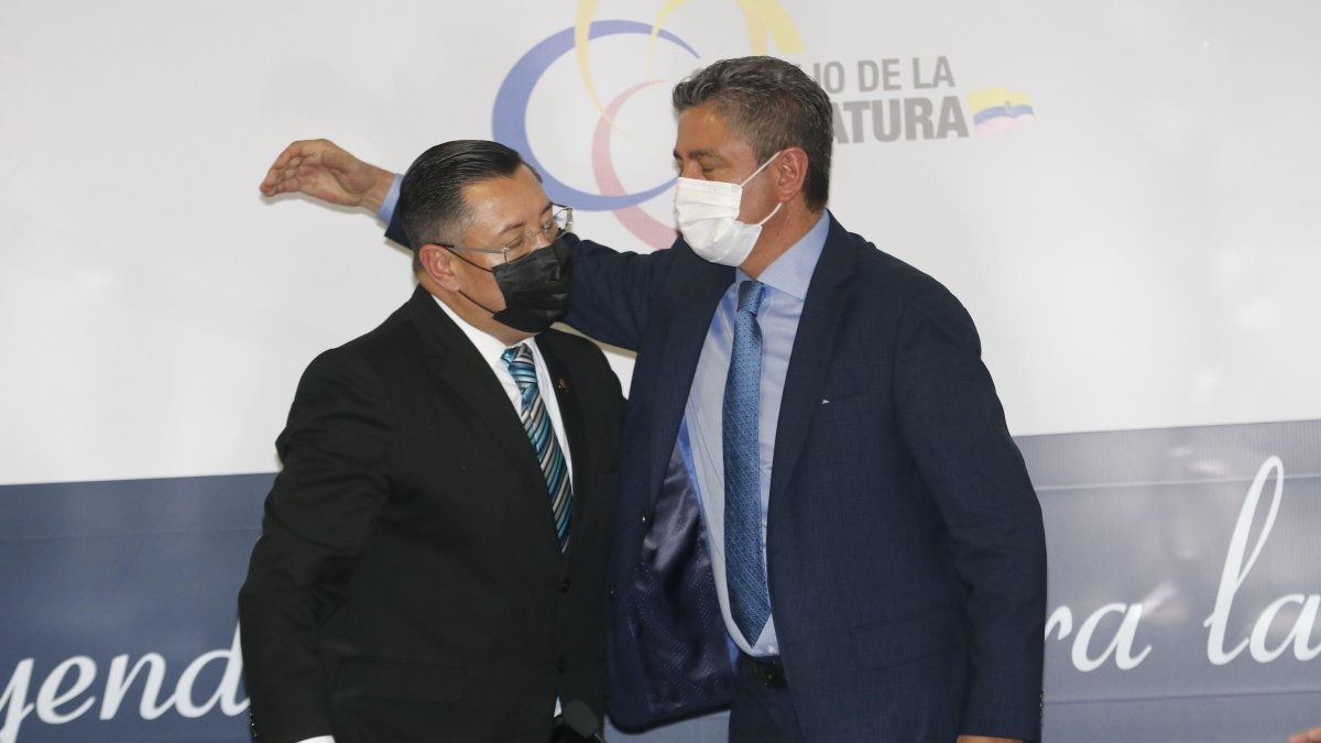 La relación del presidente de la Corte Nacional de Justicia, Iván Saquicela (i), y el titular del Consejo de la Judicatura, Fausto Murillo (d), se fue deteriorando con el tiempo.