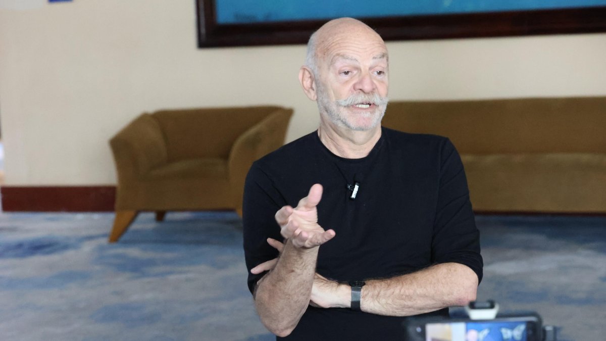 Martín Caparrós tiene más de 50 años de profesión, y más de 40 libros publicados en más de 30 países.