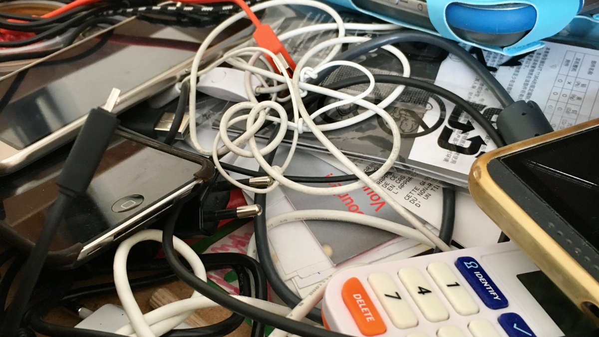 Productos electrónicos -rotos o sin usar-, que funcionan con pilas o enchufes es el tema central del Día Internacional de los Residuos Electrónicos que se celebra mañana.