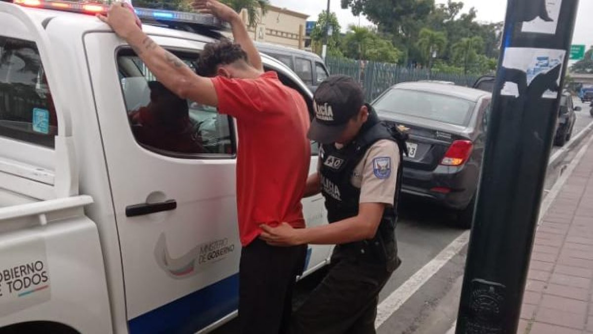 Los operativos han empezado a llegar tras la iniciativa de los moradores