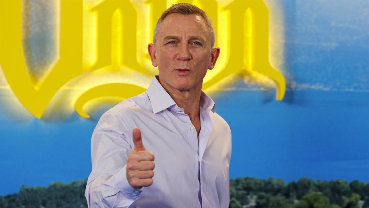 El actor británico Daniel Craig posa durante la presentación de la película 