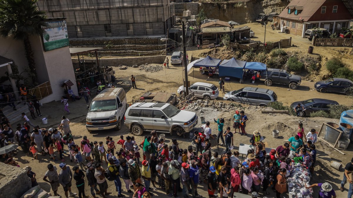 Fotografía que muestra la obra en construcción del nuevo albergue para migrantes en la comunidad 