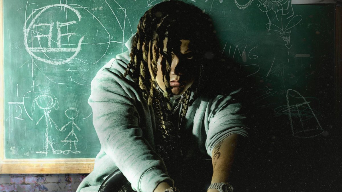 Fotografía promocional cedida por Carbon Fiber Music donde aparece el artista urbano puertorriqueño Ankhal quien estrenó este viernes su disco 