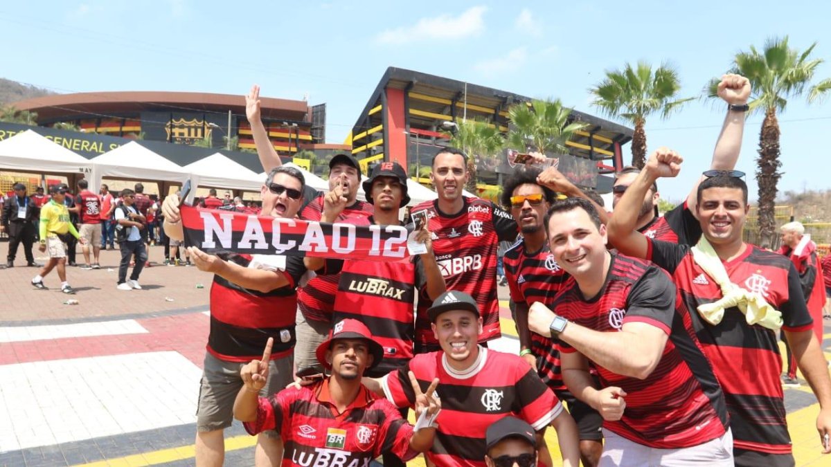 Hinchas del Flamengo en el Monumental.