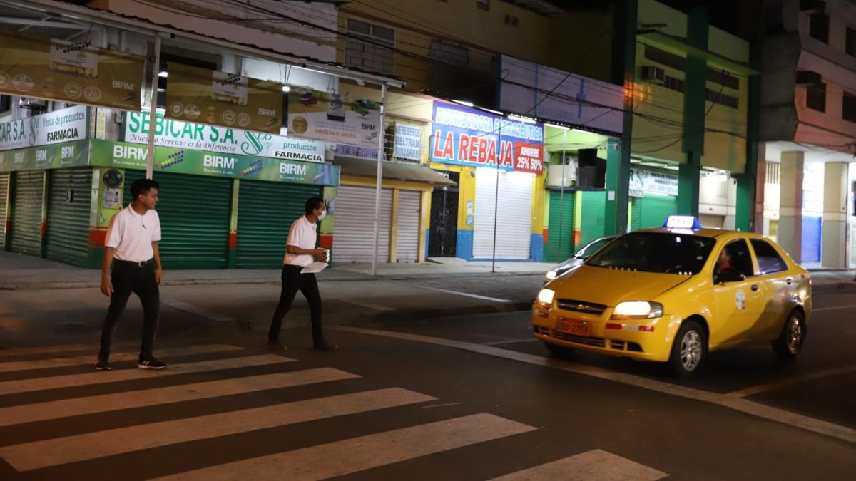 Referencia. El Gobierno Nacional dispone nuevo toque de queda, según semaforización.