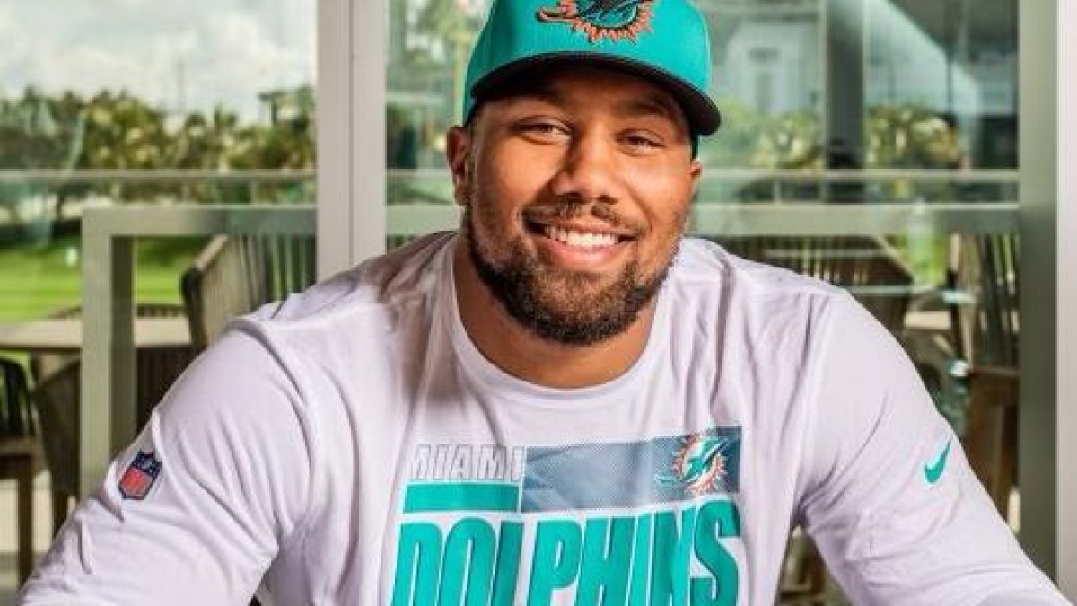 El ahora jugador estrella del equipo de Miami durante la millonaria firma este jueves 3 de noviembre.