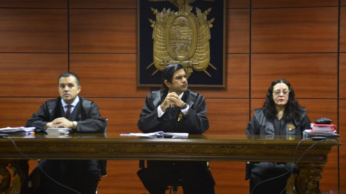 Jueces. Daniela Camcho, Luis Rivera y Felipe Córdova, integraron el tribunal de apelación.