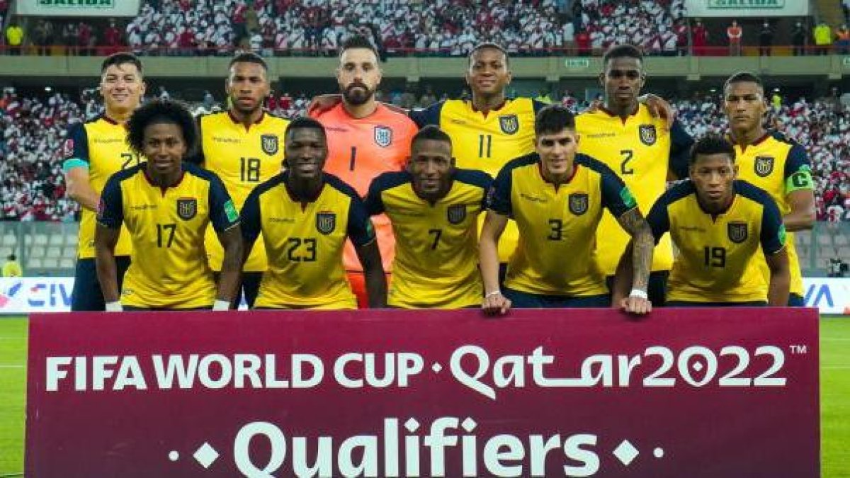 Selección ecuatoriana de fútbol en el estadio Nacional de Lima. Foto.