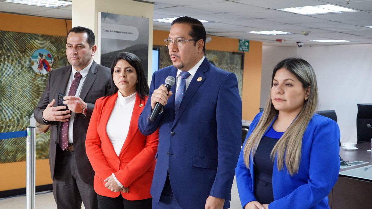 Los cuatro consejeros censurados retomaron sus puestos tras ser beneficiados por la medida cautelar.