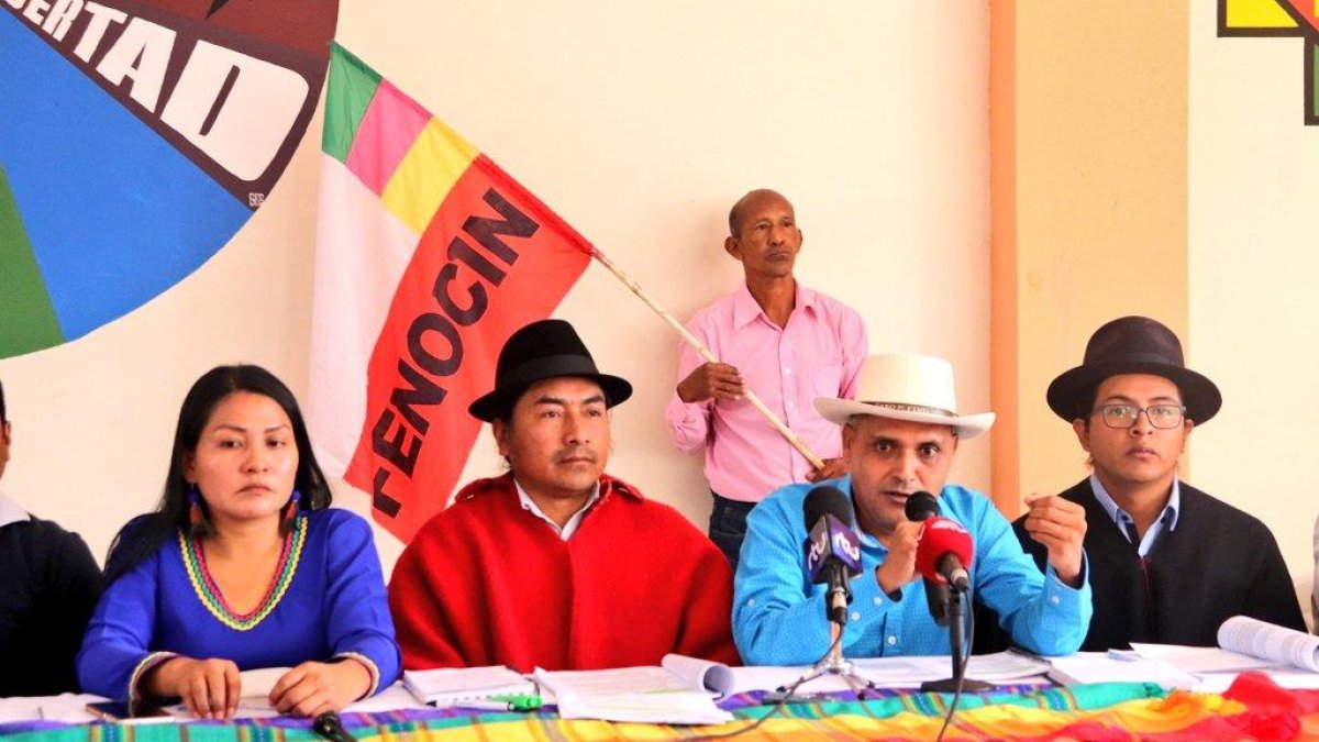 Líderes indígenas en rueda de prensa en Quito este miércoles 30 de noviembre.
