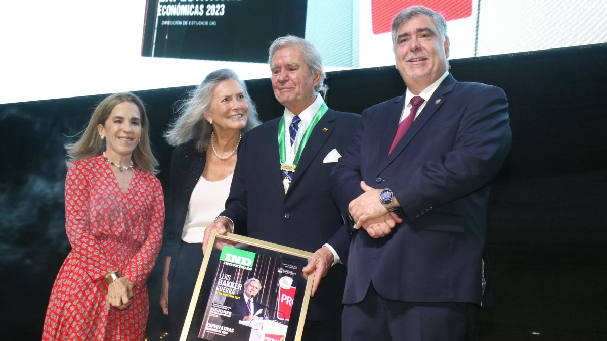 Premio. Luis Bakker, dueño de Pronaca, es el industrial del año 2022.