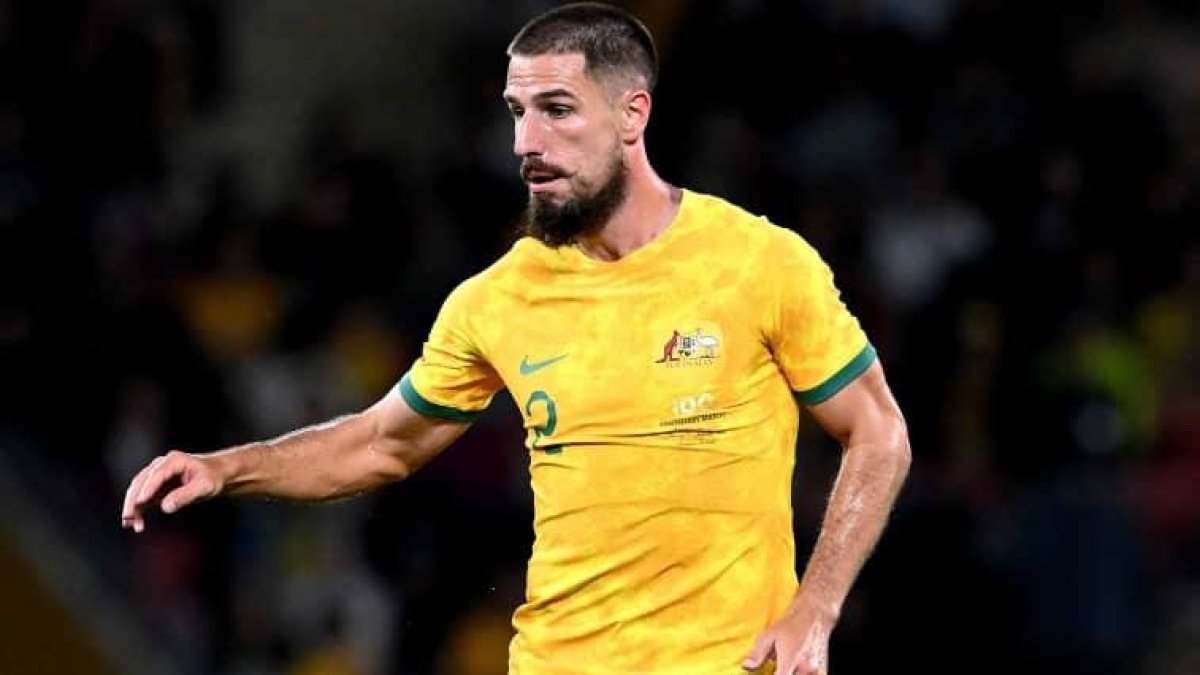 Milos Degenek, defensor Australiano.