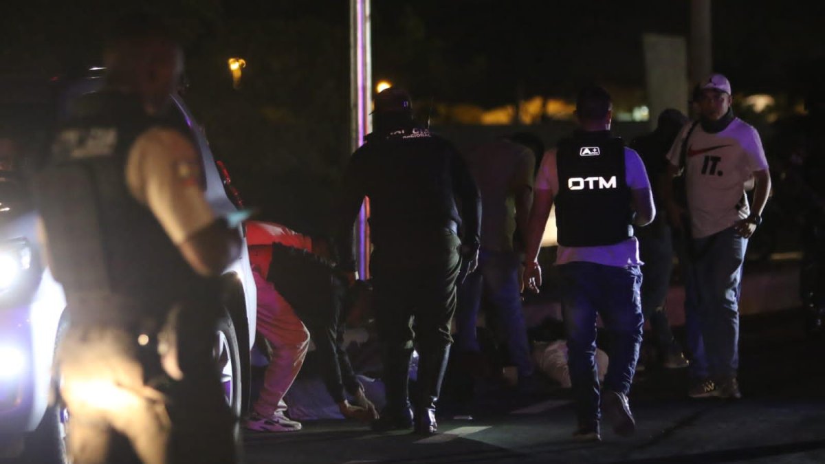 Se especula que alias JR, quien habría salido de la cárcel, iba custodiado por varios carros de delincuentes cuando fue abordado por la Policía e inició la persecución