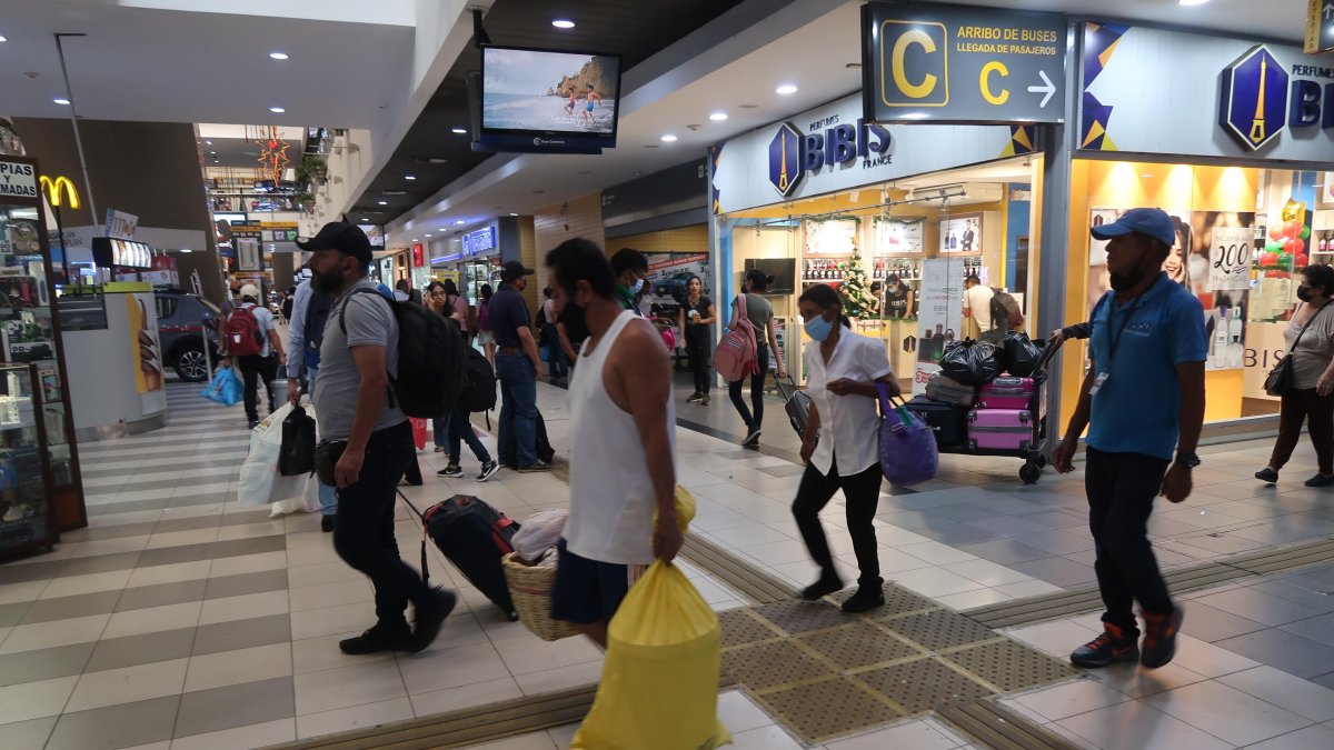 Escenario. La Terminal Terrestre registra gran afluente de viajeros por el feriado de Navidad, sin embargo, esto no representa ganancias para el turismo.