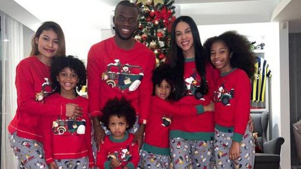 El goleador de la selección ecuatoriana, Enner Valencia, compartió una foto familiar, durante la Nochebuena.