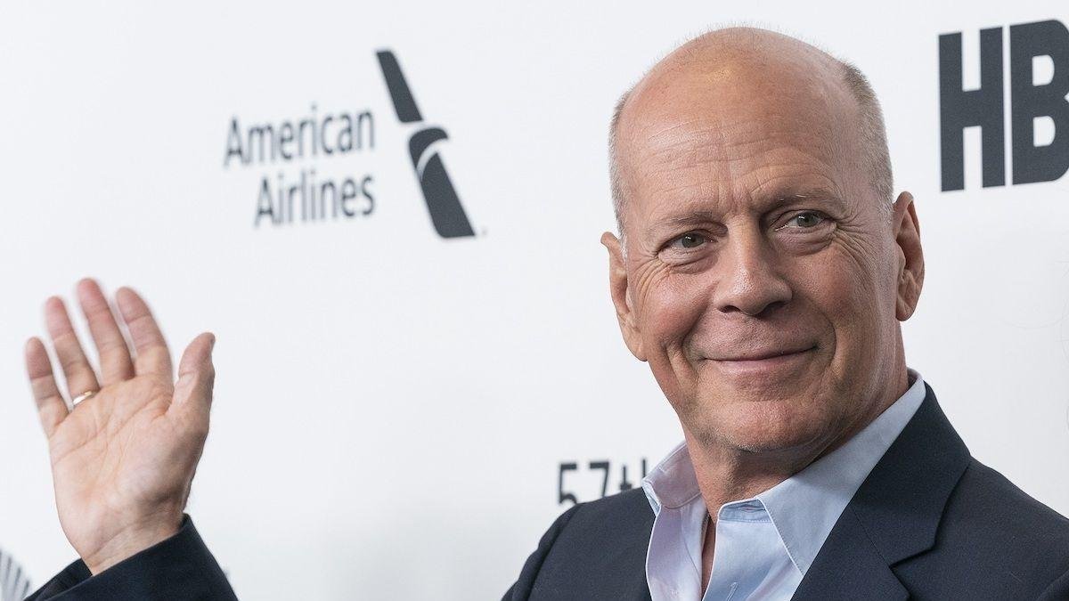 Bruce Willis padece afasia, un trastorno que afecta la manera en que una persona se comunica al hablar y escribir.