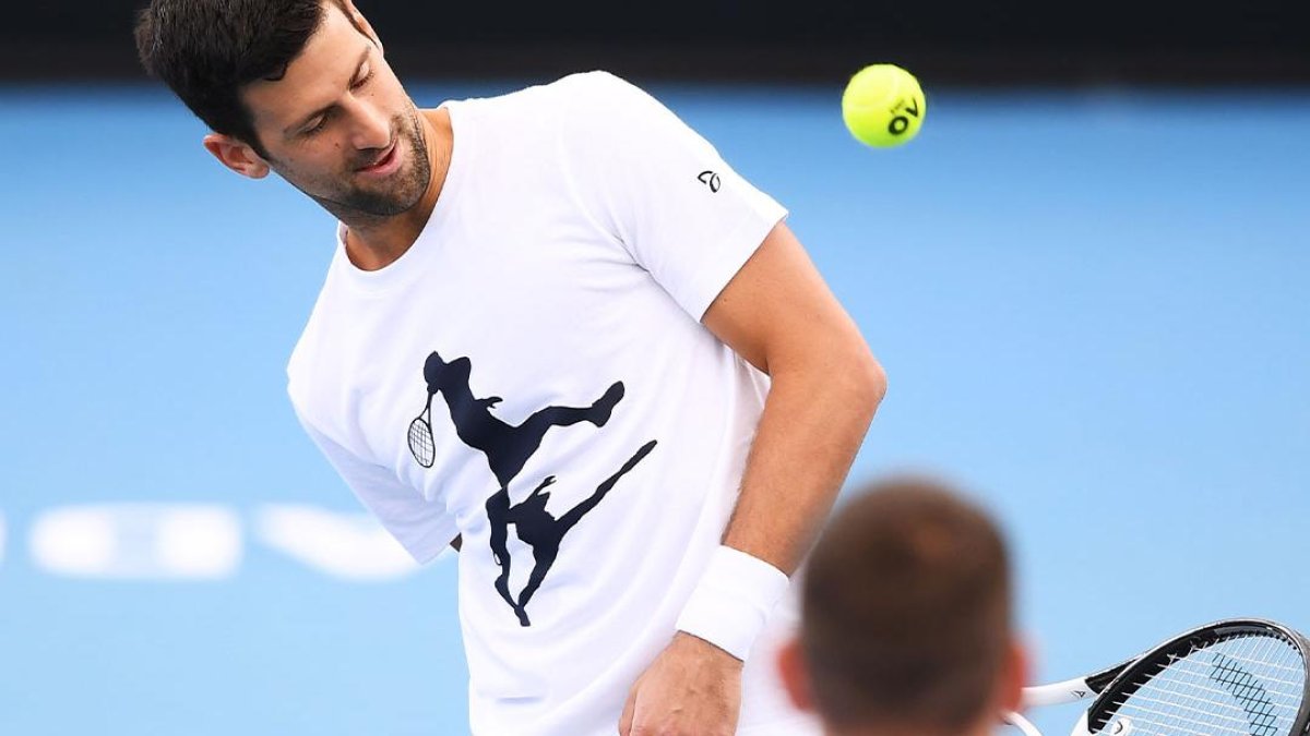Nole durante su primer entrenamiento en suelo australiano.
