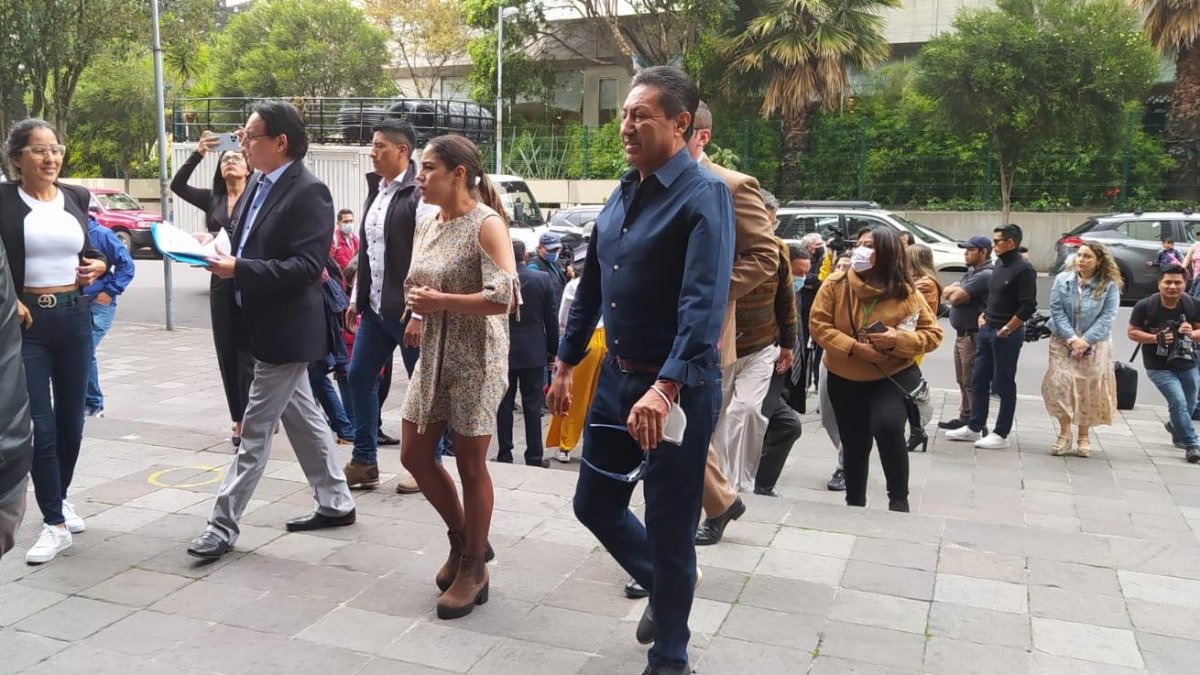 Caso. Los legisladores Gissella Molina, Sofía Sánchez y Fernando Villavicencio prometen un segundo informe.