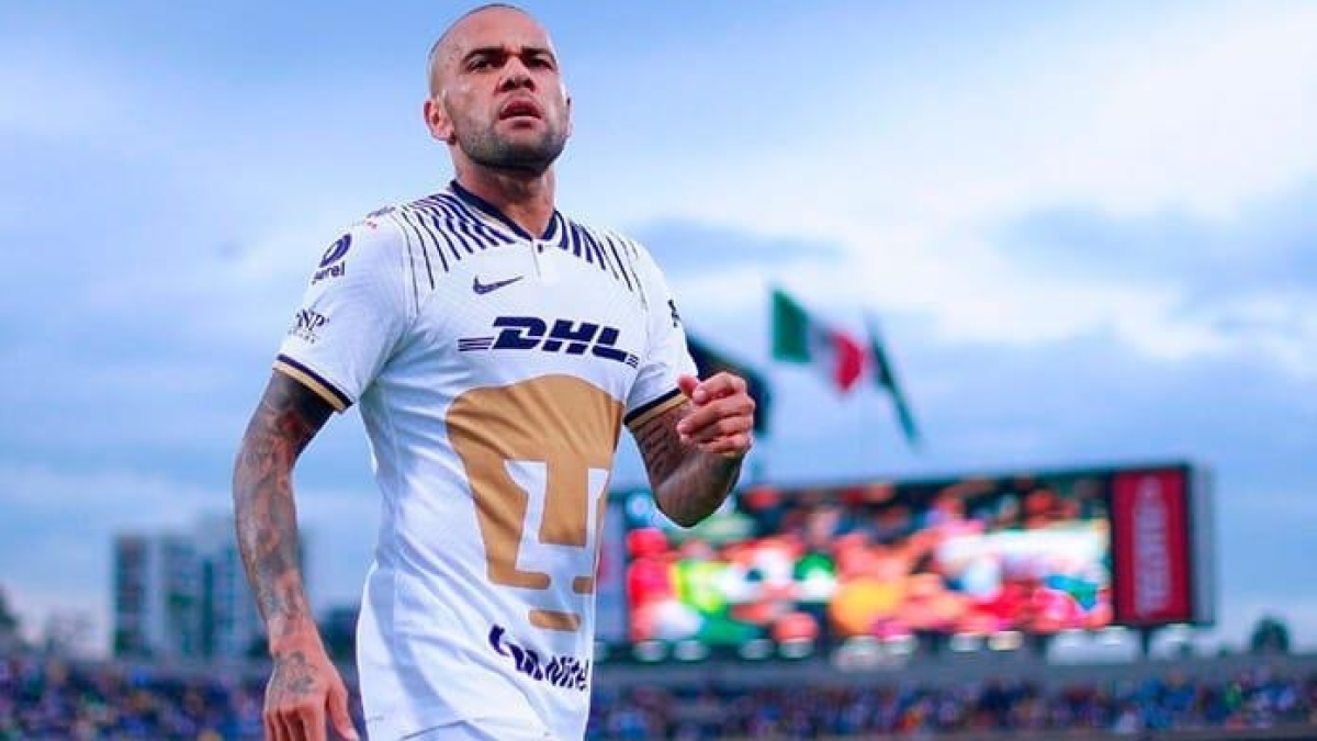 Dani Alves, marcapunta brasileño de Pumas, es la principal figura de los Pumas de la Unam