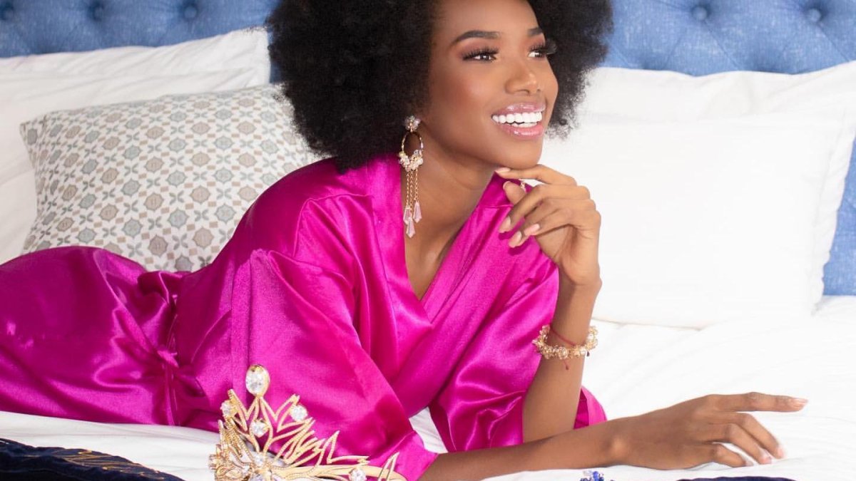 Miss Ecuador: Nayelhi González