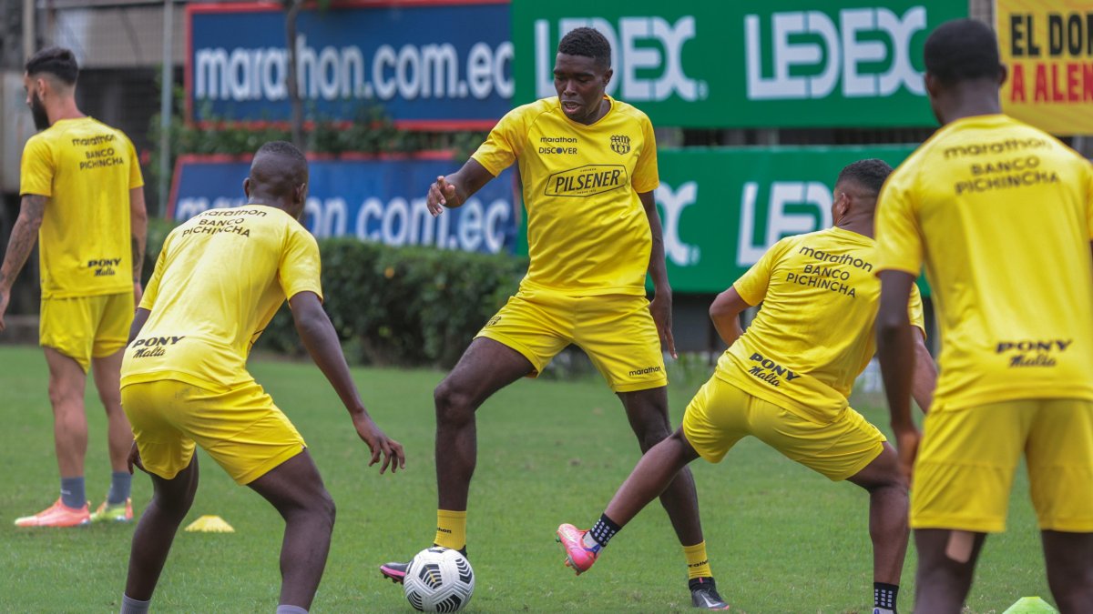 Michael Carcelén militó en Barcelona entre la temporada 2021 y 2022.