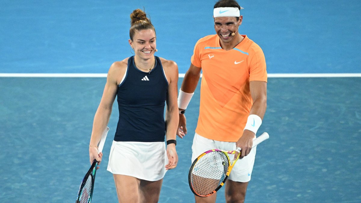 Nadal junto a la tenista griega Maria Sakkari en una de las prácticas.