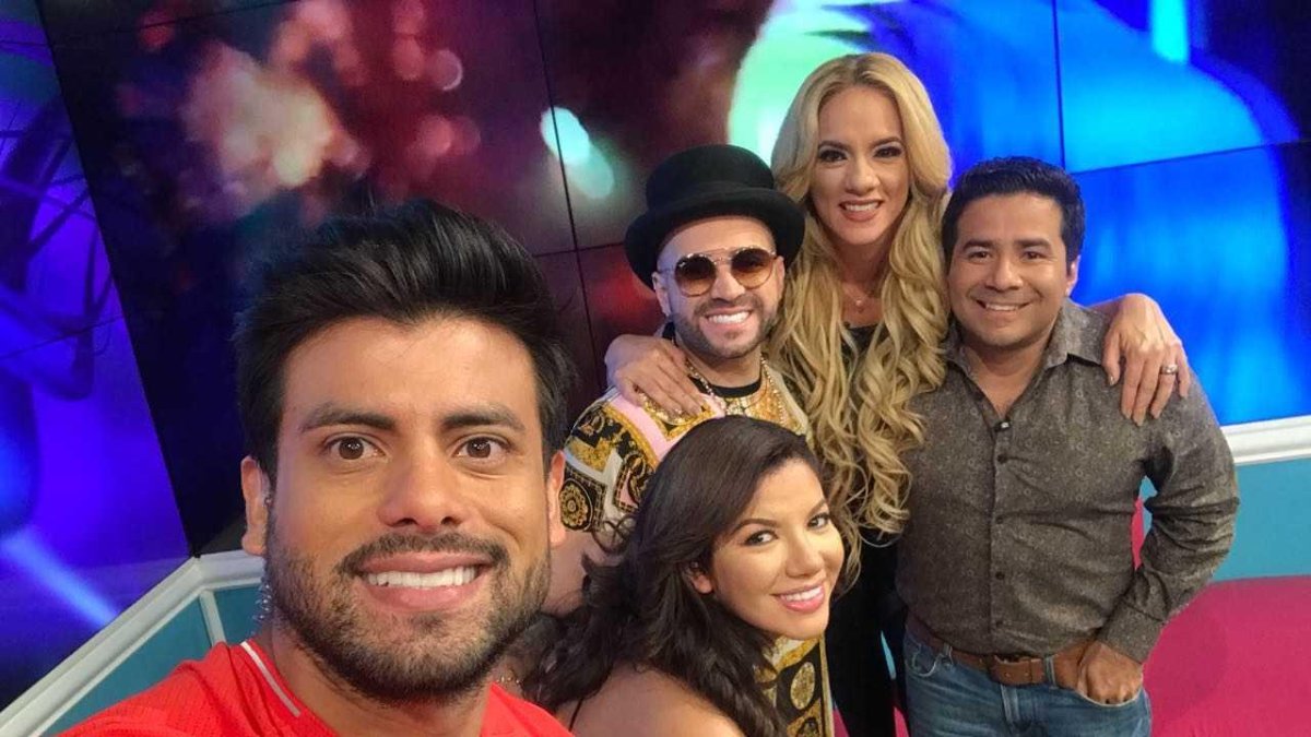 Efraín en una de las emisiones de 'En contacto'.