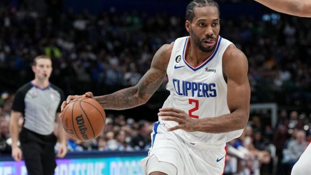 Kawhi Leonard fue la clave con 30 puntos y 9 rebotes en el partido.