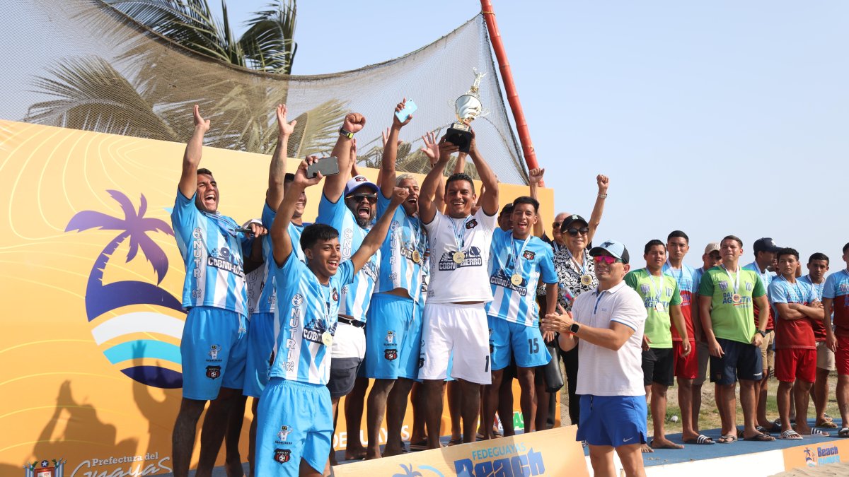 El equipo de Playas FC hizo respetar la localía en el torneo masculino.