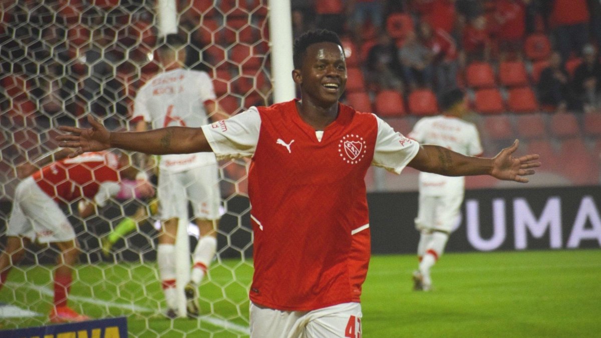 Juan Cazares, volante ecuatoriano de Independiente, jugó los 90 minutos en la victoria.